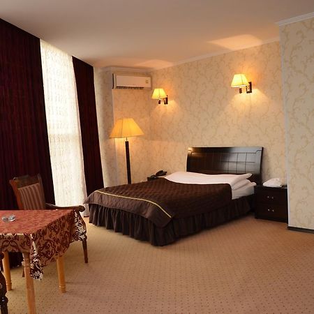 فندق أكتاوفي  Golden Palace المظهر الخارجي الصورة