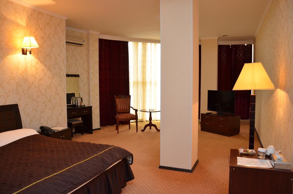 فندق أكتاوفي  Golden Palace المظهر الخارجي الصورة