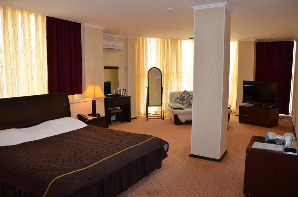 فندق أكتاوفي  Golden Palace المظهر الخارجي الصورة